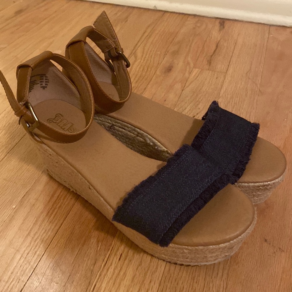 ⭐️ Platform Wedge Shoes